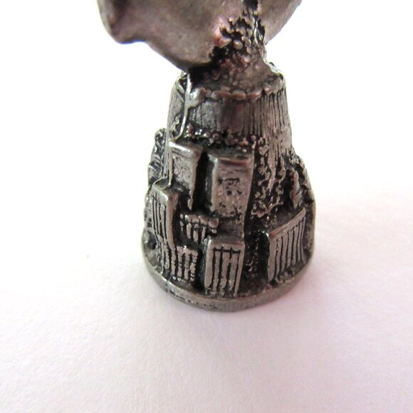 New York souvenir collectible thimble - big apple - skyscrapers - c 1970s-80s - Picture 5 of 9